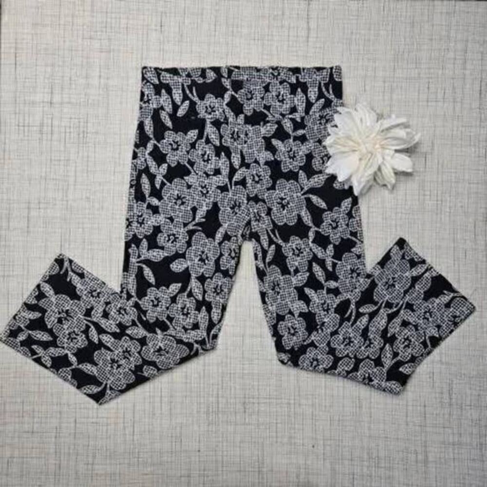 5/$25 Elliott Lauren Women's‎ Black and White Floral Pull On Ankle Pant Size 8